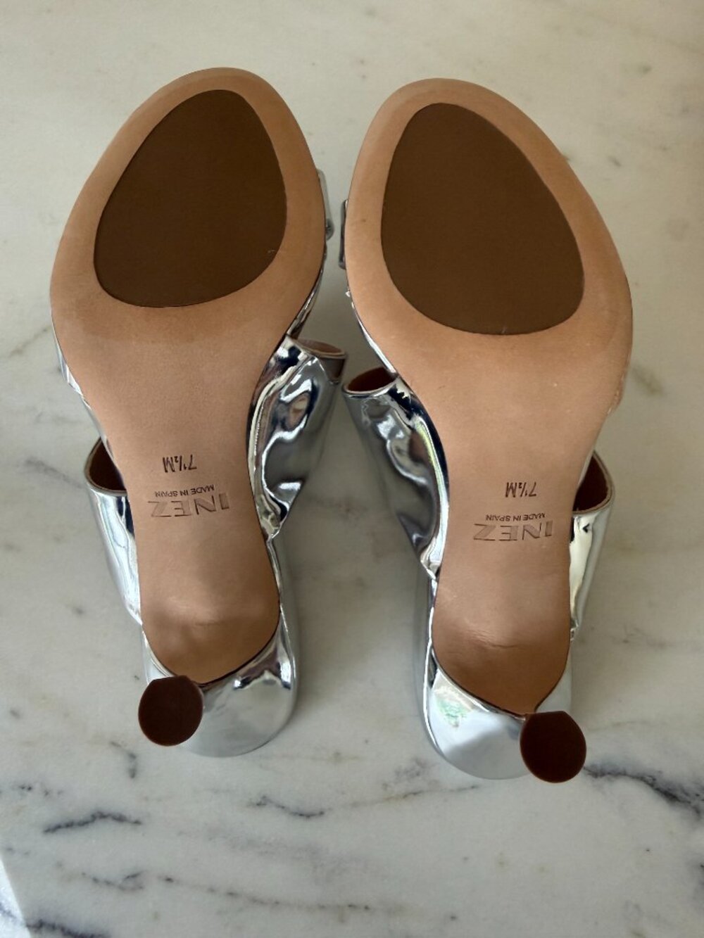 INEZ Silver Metallic Leather Heeled Sandals Size 7.5 NWOT - Picture 4 of 4